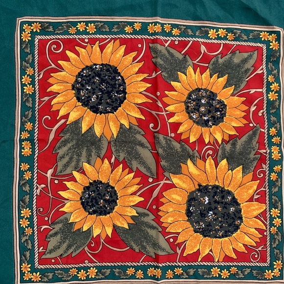 Hermès - Forest Green Silk Sunflower Scarf - Picture 7 of 16